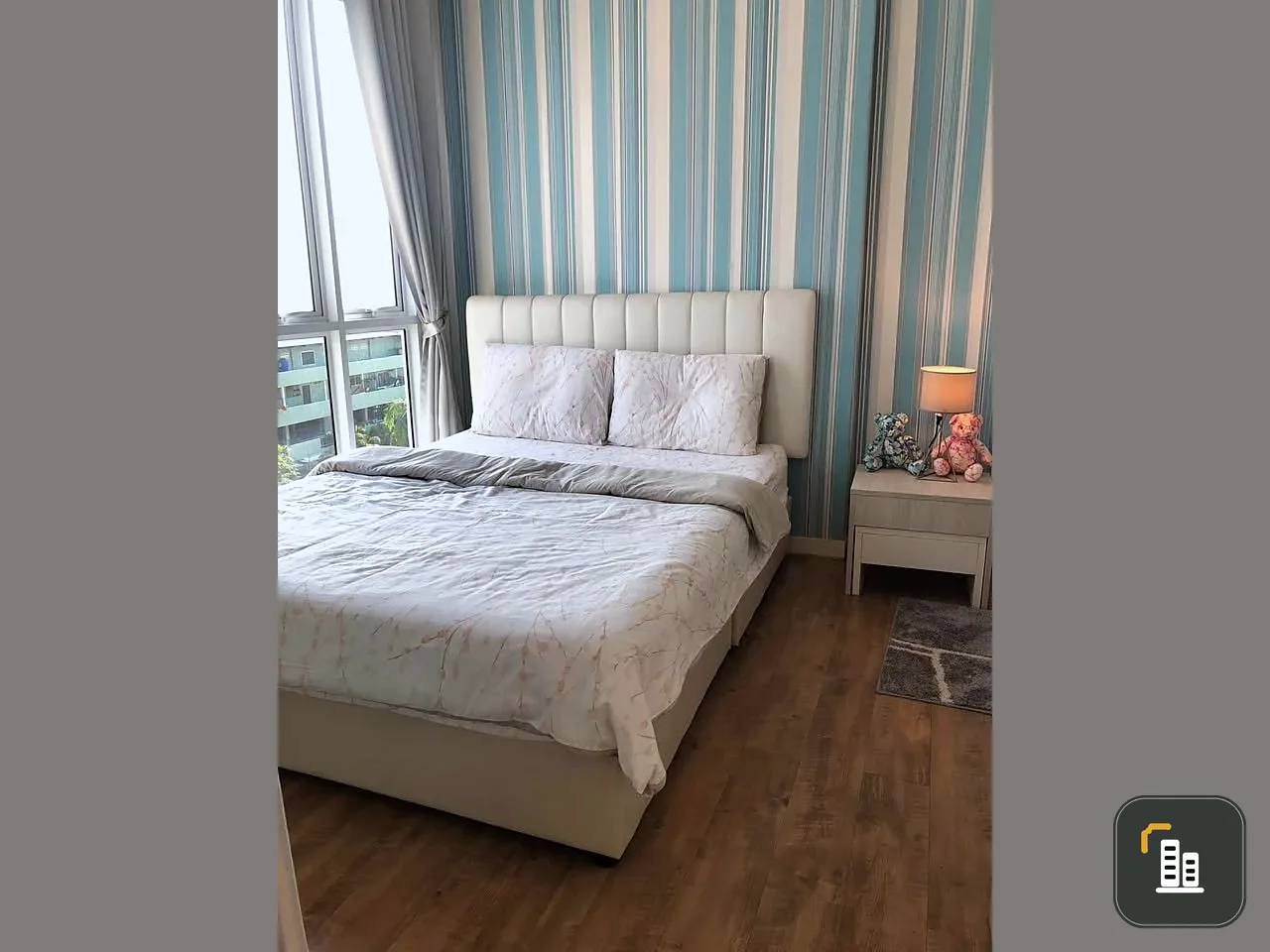 For rent: Neo Condo Seaview Pattaya @ Jomtien (Jomtien). Bedroom with stylish wallpaper. Beautiful sea view. Book now, get it first.