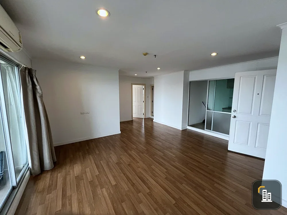 For sale: Lumpini Park Riverside - Rama 3, spacious room, lots of space, those who love decorating should not miss out. See the view of the Chao Phray