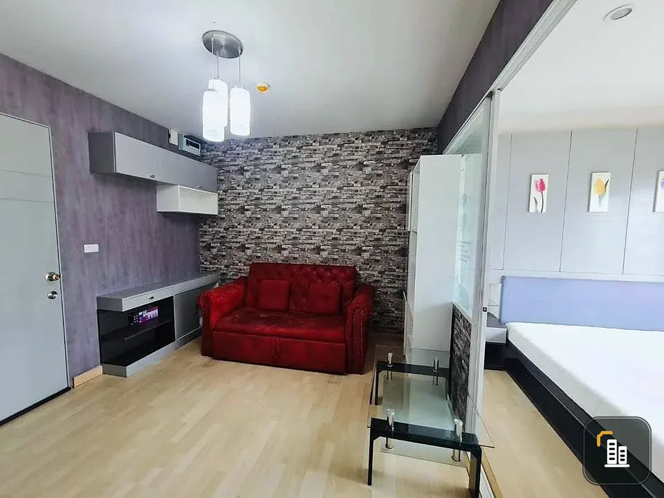 Urgent sale: The Leaf Pattanakarn, separate rooms with good wallpaper. Come and reserve today.