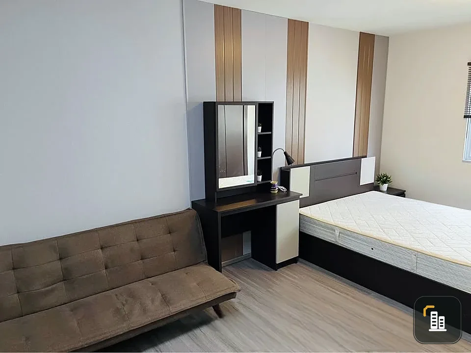 For sale: The Point Condo Rangsit Khlong 6, Building C, garden view, cool north, near the elevator, not far to walk. Ready, don't wait.