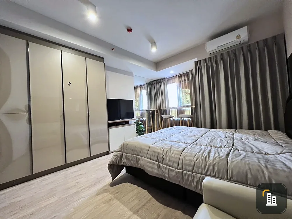 For sale: IDEO RAMA 9–ASOKE, beautiful room, stylishly decorated, comes with built-in wardrobe, reserve now.