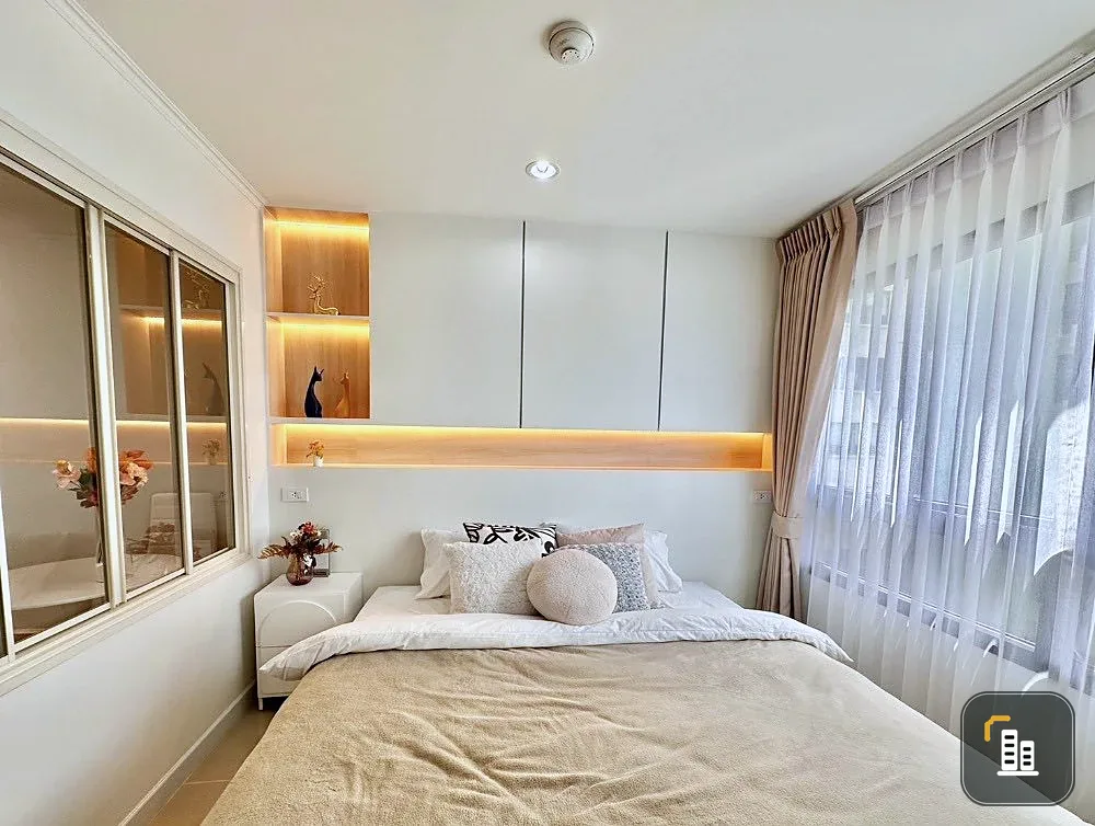 For sale: Lumpini Place Ratchada - Tha Phra, spacious room, comfortable, fully furnished, ready to move in, book now, don't miss out!!