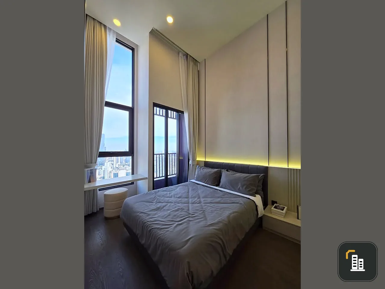 For sale: Park Origin Chula Samyan, 36th floor, nice room, good view, interested in owning, hurry and reserve now.