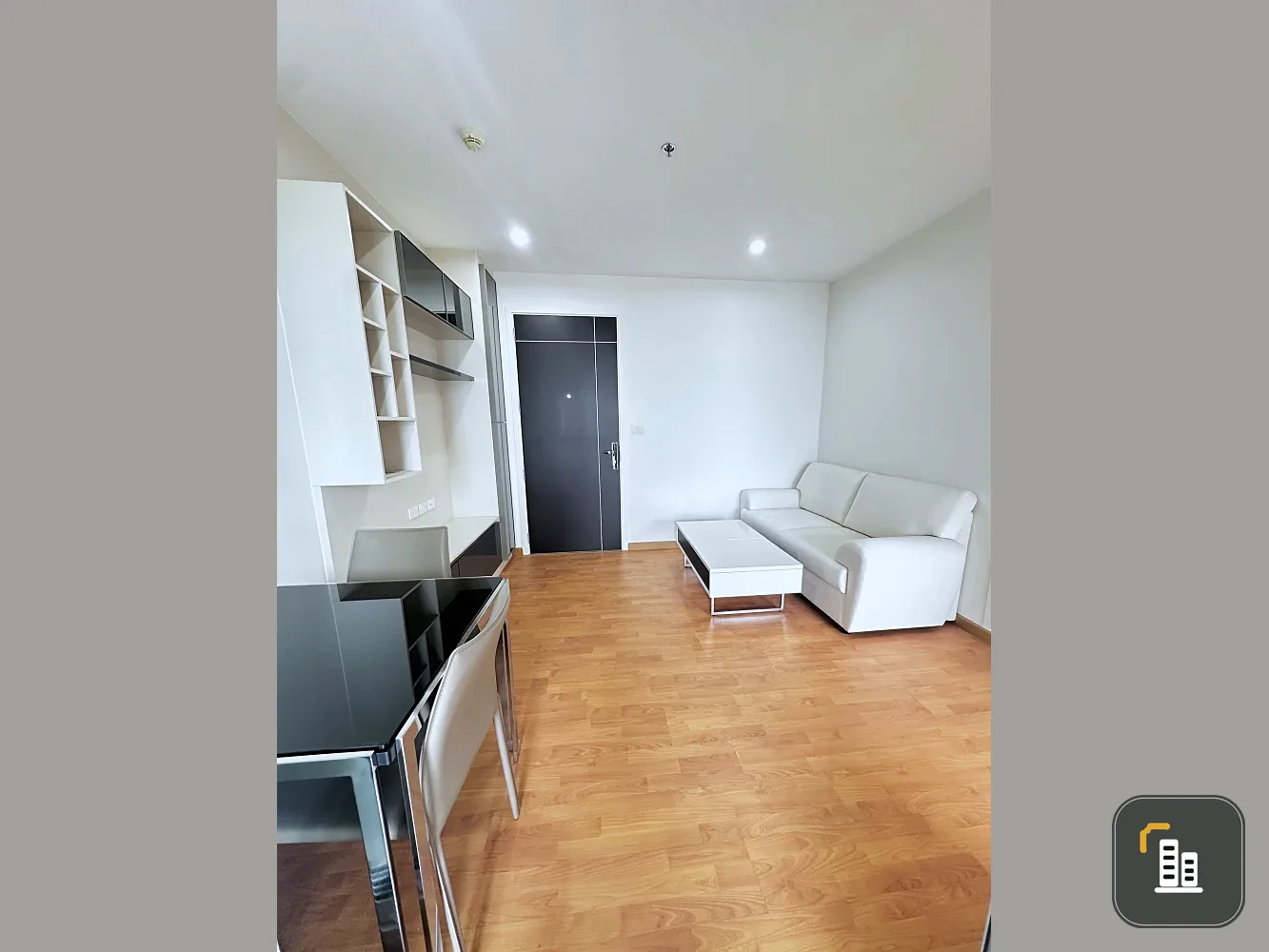 For sale: The President Phetkasem-Bang Khae, very high floor, open view, no buildings blocking, built-in furniture, first come first served.