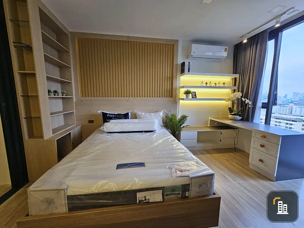 For rent: XT Phayathai, a room decorated simply and luxuriously, with awesome built-in walls and a beautiful view. Book now!