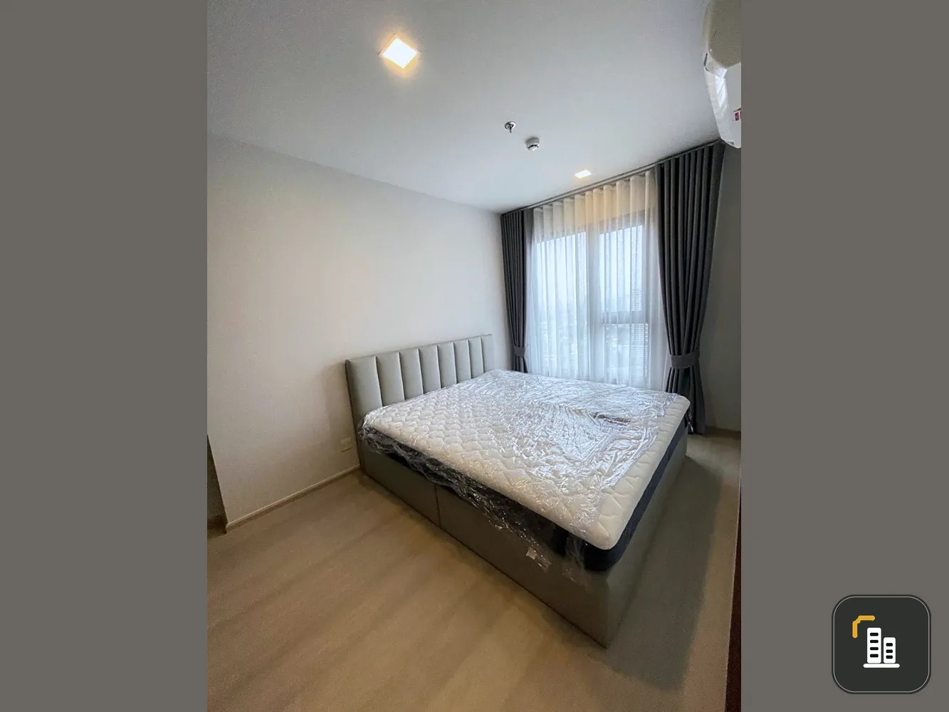 For rent: Life Phahonyothin-Lat Phrao, a nice room, complete with furniture and electrical appliances. Just come and move in. Don't miss out.