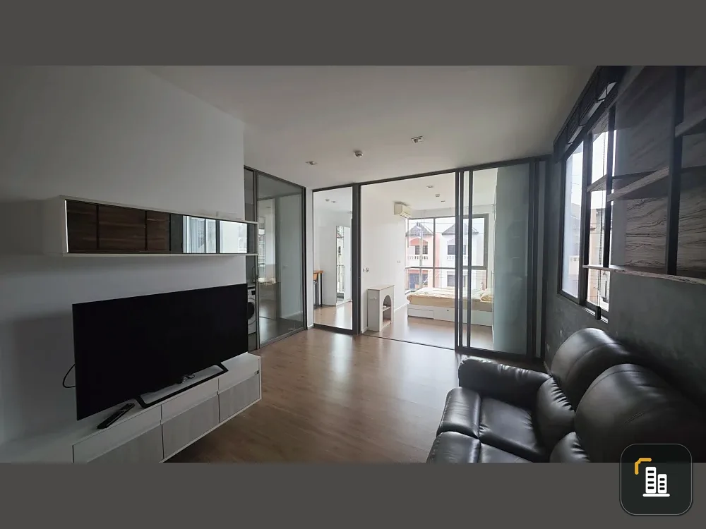 For rent MITI Condo Ladprao-Wanghin, large room, comfortable, lots of usable space, I must say you must book.