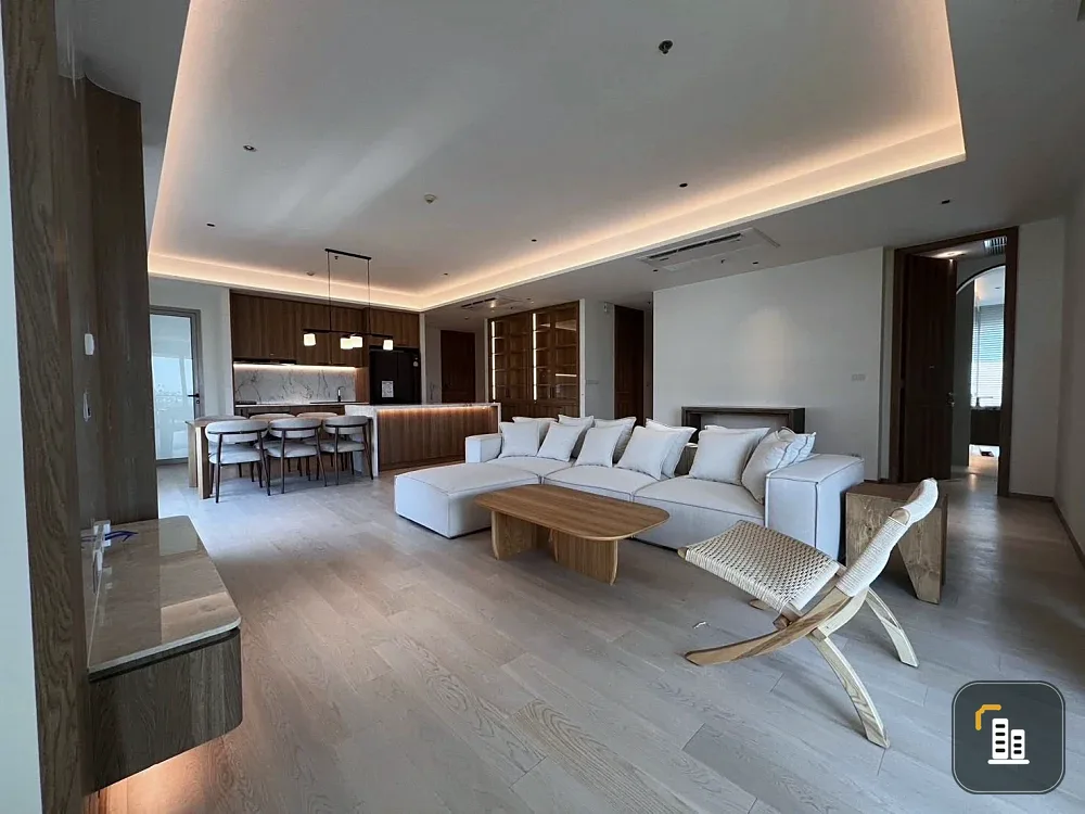 For rent: The Loft Yen Akat, very large room, lots of usable space, awesome decoration, fully furnished, don't miss it.
