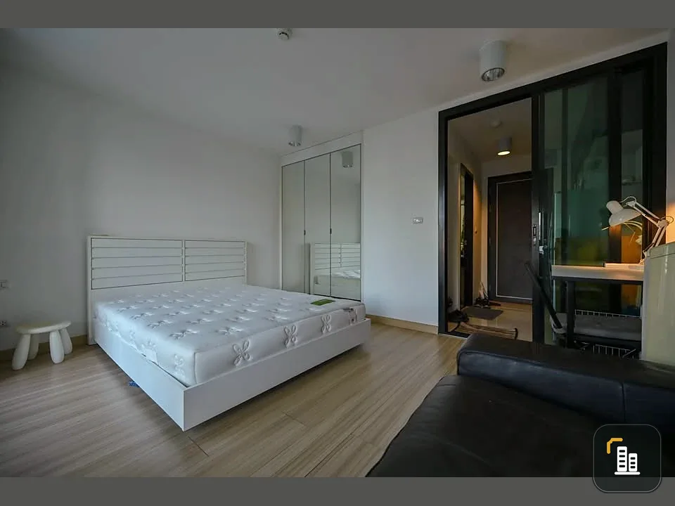 For sale: Chateau In Town Ratchada 20-2 Studio room, 4th floor, includes furniture, ready to move in immediately!!