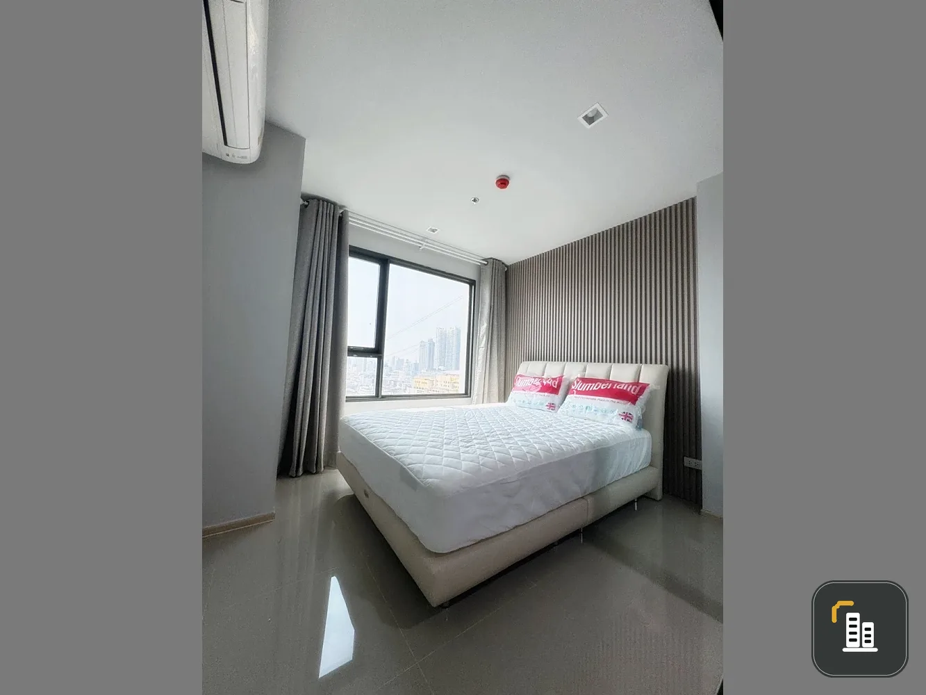 For rent: Life Ladprao, 20th floor room, very high, spacious room, comfortable, fully decorated, must arrange.