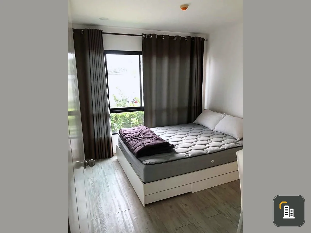 For sale: The Midd Condo, a nice room, comes with complete furniture and electrical appliances. Just bring your bags and move in.