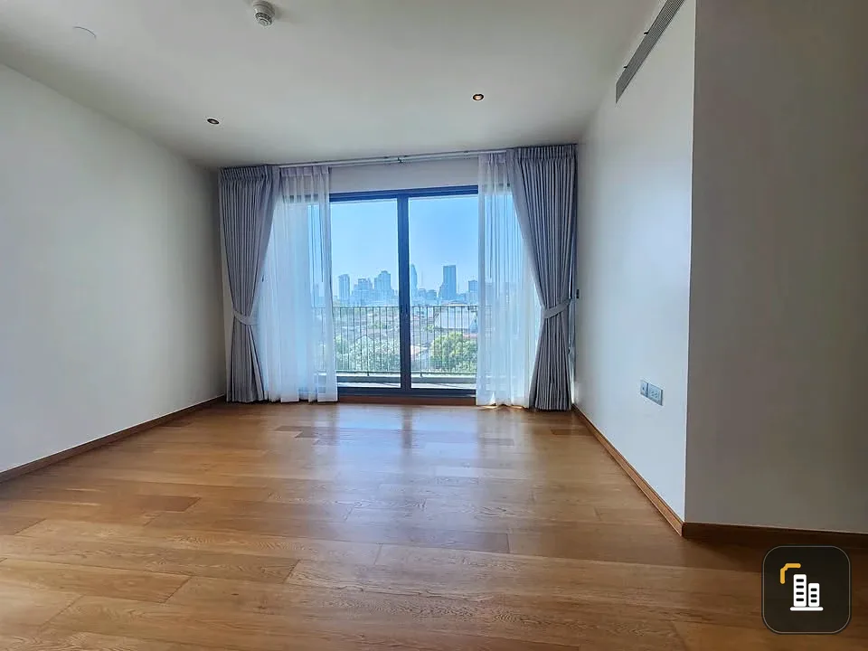Condo for rent, Supreme Legend, spacious room, comfortable, well-built-in kitchen, hurry and book before you miss out!!!