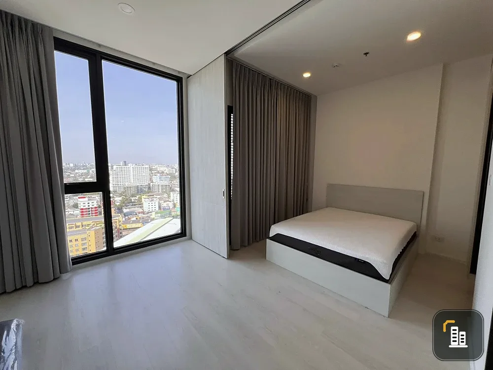 For rent: Mazarine Ratchayothin, a nice room, high ceiling, airy, beautiful city view, no blocking, book now.