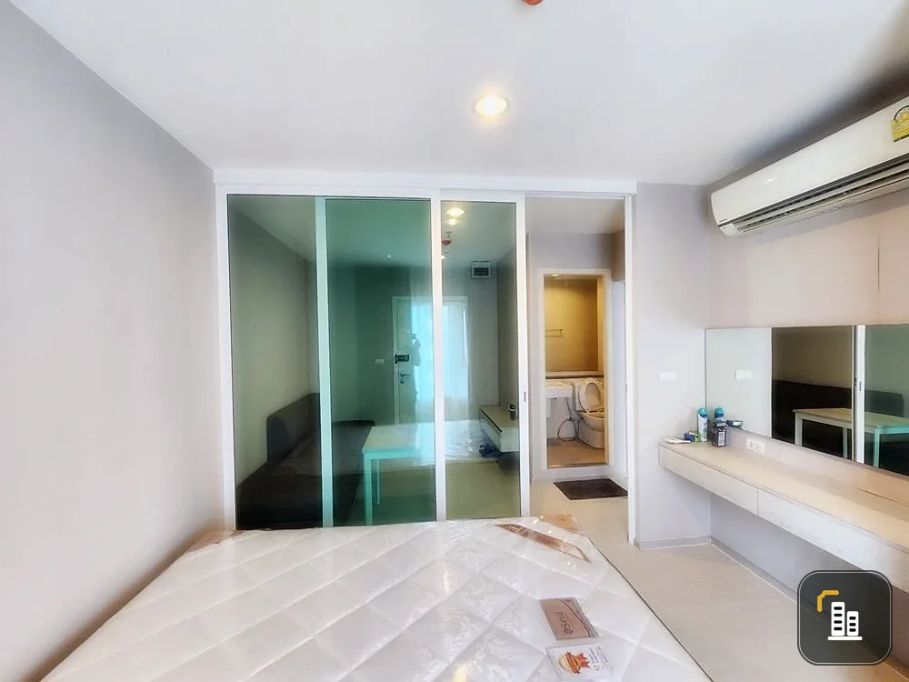Urgent sale!! Condo Aspire Erawan, 27th floor, Building B, swimming pool view, buy for yourself or buy for investment, hurry up and book now!!