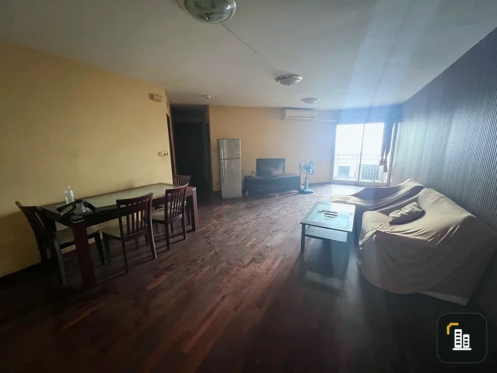For rent: S.V. CITY Rama 3, 29th floor room, very high, great city view, with lots of usable space. Don't miss it.