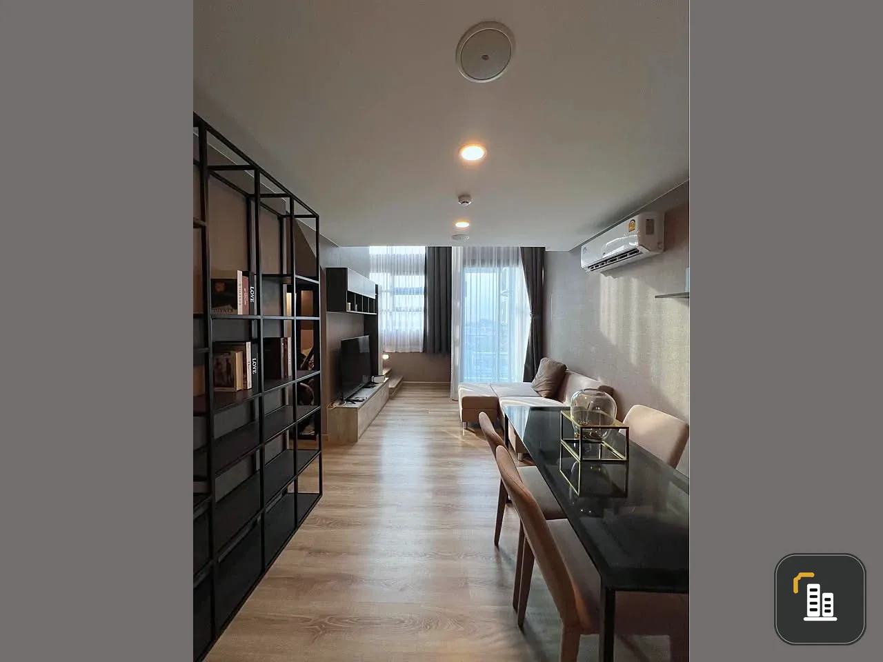 For sale, for rent: The Cube Loft Nuanchan, beautifully decorated loft-style room, high ceiling, airy, good location, book now.
