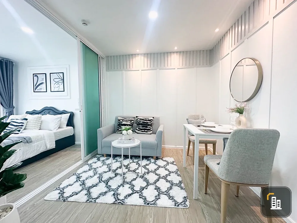 For sale: Regent Home Bang Son Phase 2, decorated in bright tones, simple but looks very good, fully furnished, must reserve.