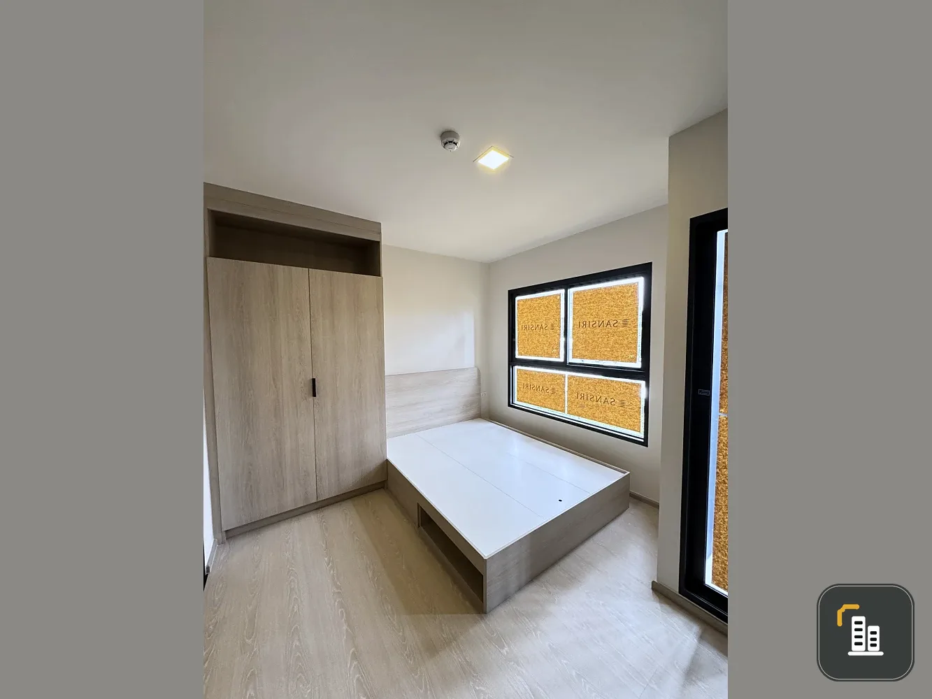 For rent dcondo shine rangsit comes with furniture and electrical appliances. If interested, hurry and book now. Don't miss out.