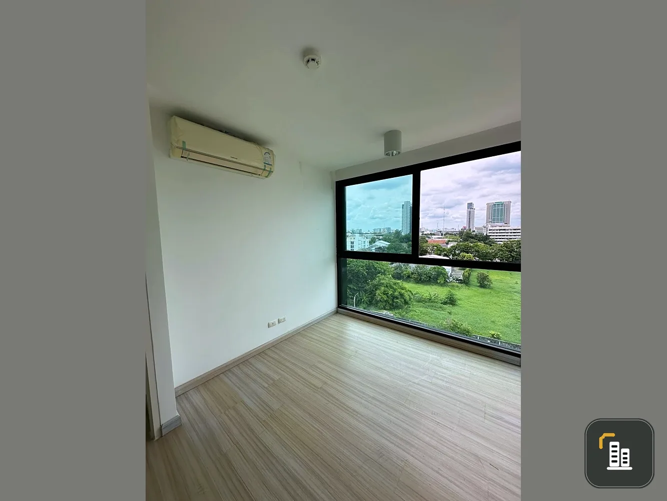 For sale: Chateau Intown Phahon Yothin 32, empty room, clean, airy, comfortable green area view, hurry up and grab it.