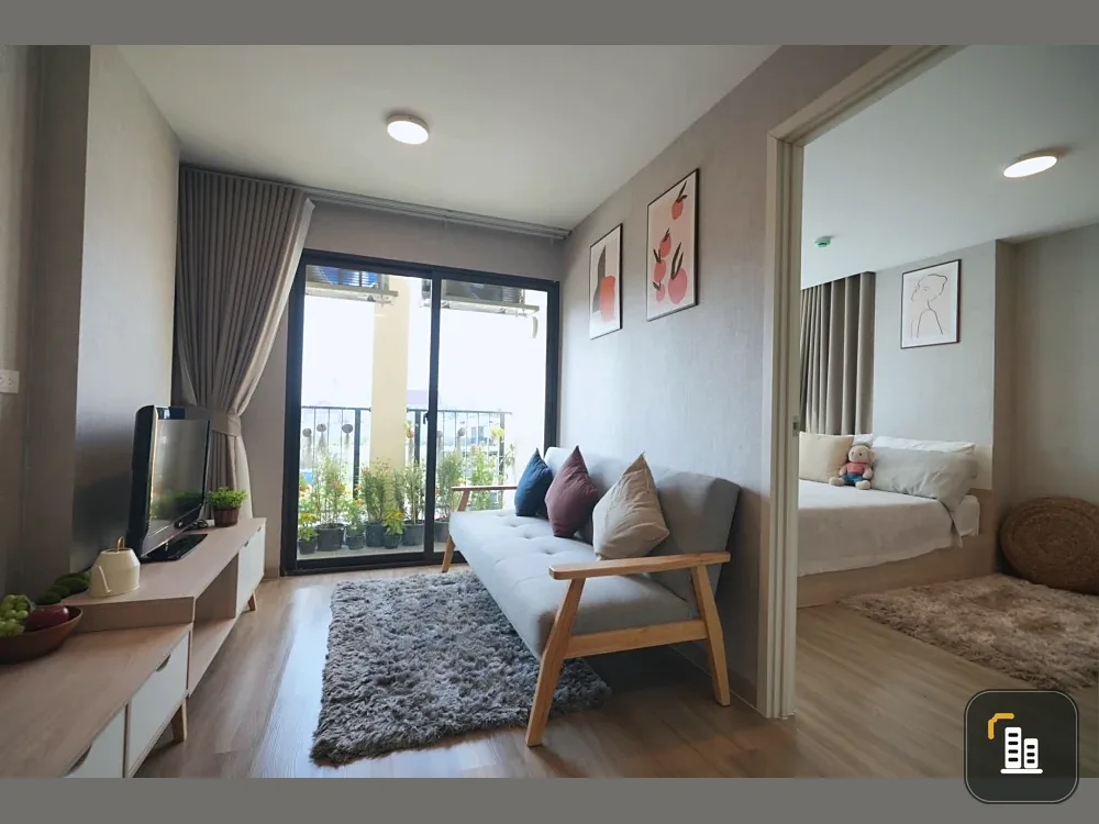 Condo for sale: Rill Park Rangsit. Spacious room, comfortable living, fully furnished. Just bring your bag!!