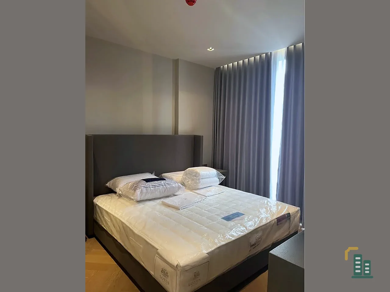 For rent The Reserve 61 Hideaway, a fully furnished room ready to move in, fully furnished, with electrical appliances. Come and reserve now.