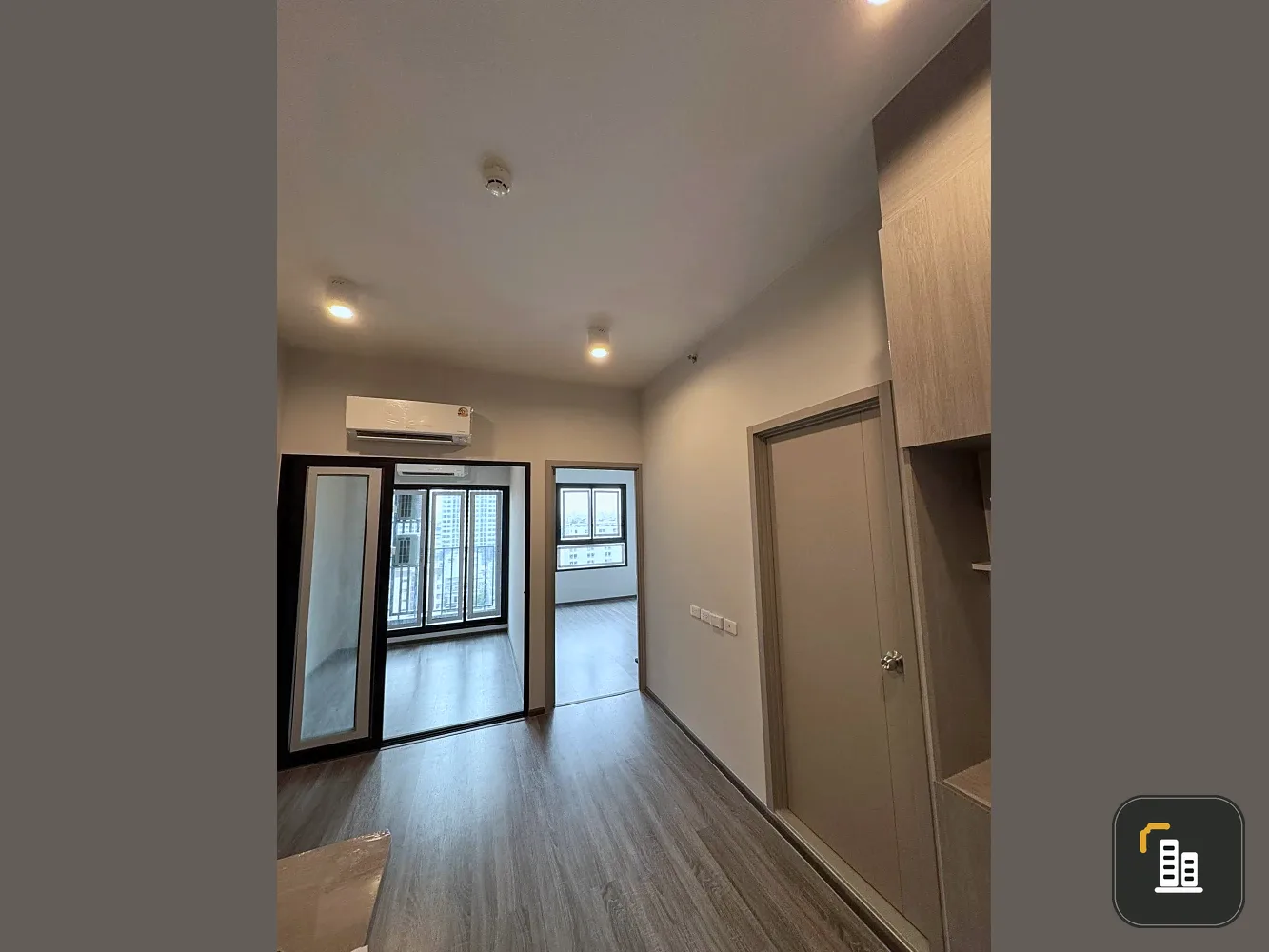 Selling down payment Ideo Ramkhamhaeng - Lam Sali Station, 10th floor, good project, nice location, reserve now