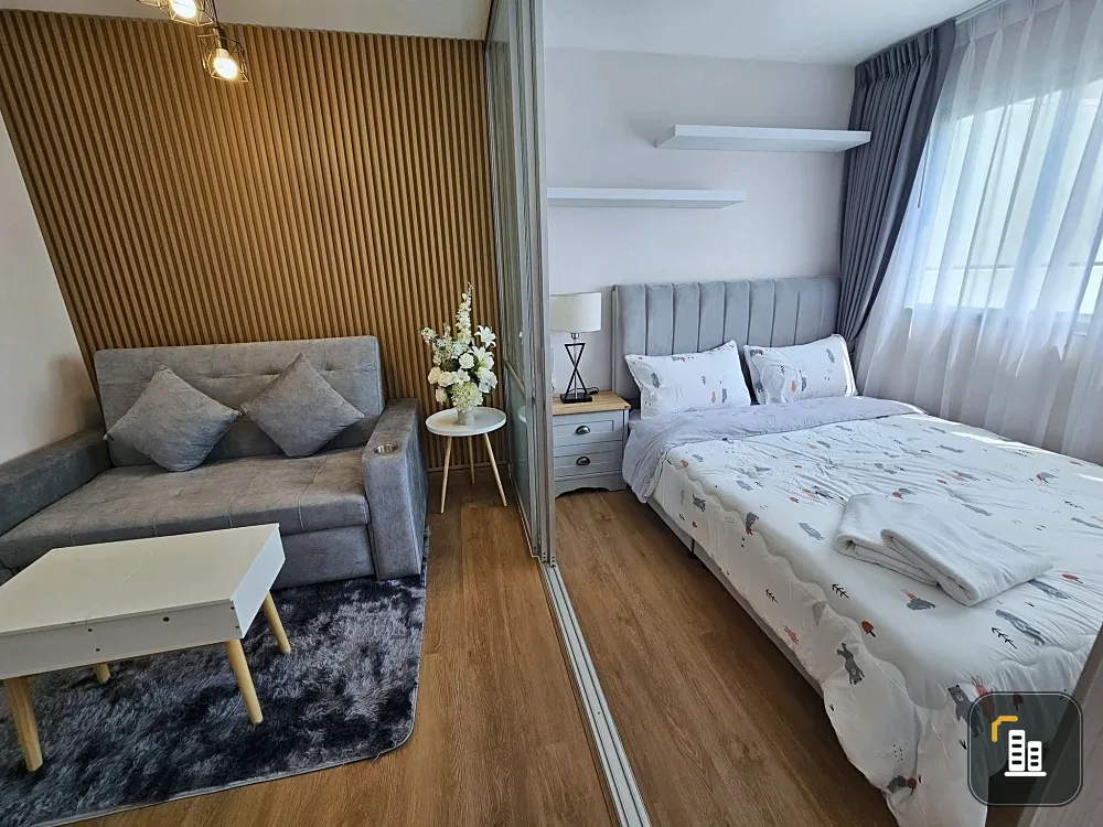 For sale: Lumpini Condo Town, North Pattaya, Sukhumvit, with balcony with pool and sea view, beautiful room, fully furnished, can you not reserve it?
