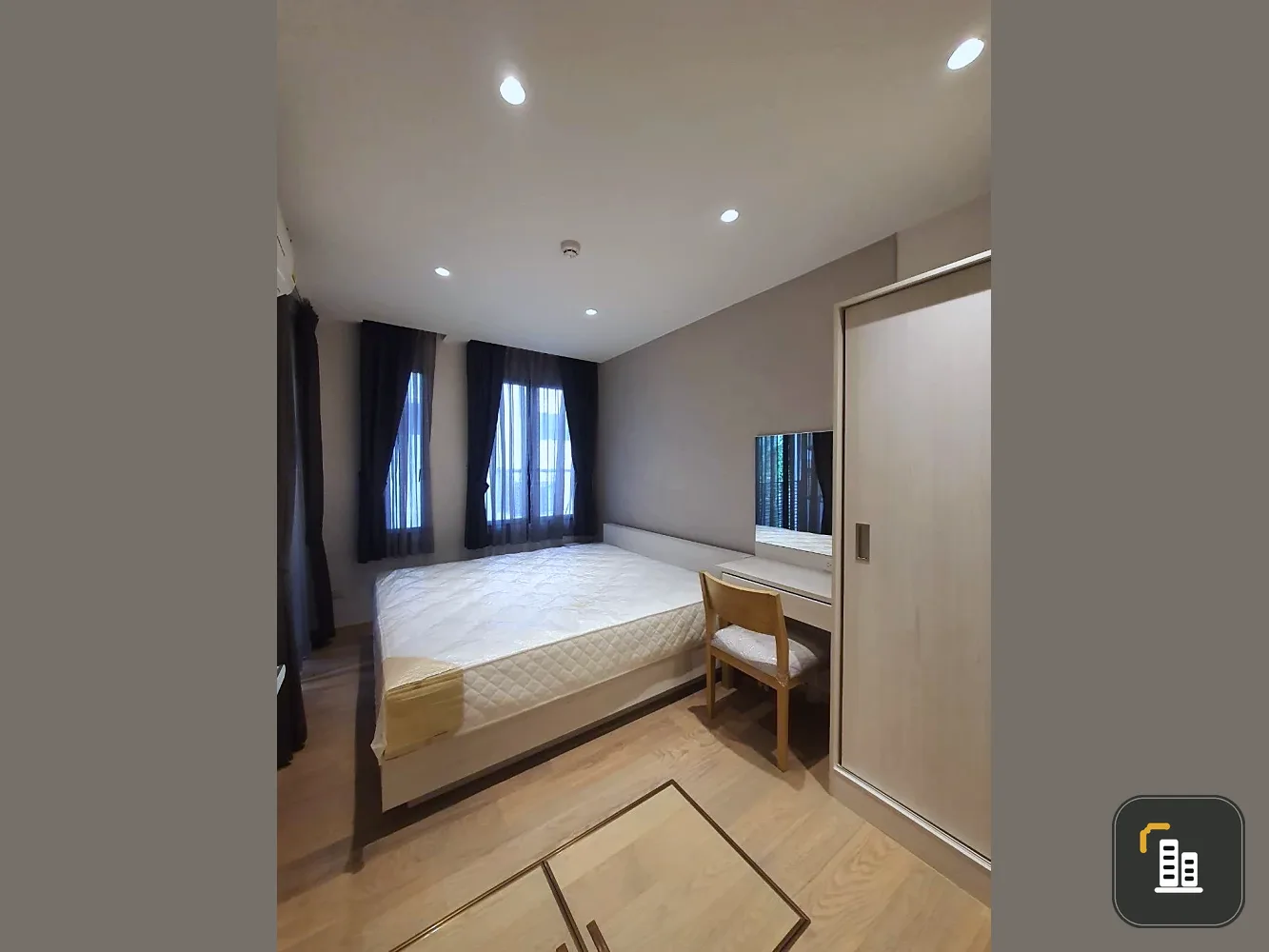 Urgent sale, Runesu Thonglor condo, 5 rooms, ready to move in, complete here, just come and move in, hurry and become the owner.