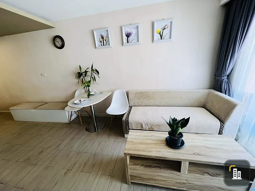 For sale: Seven Seas Condo Resort Jomtien, beautifully decorated room, nice to live in, lots of usable space, pool view. Can you not reserve it?