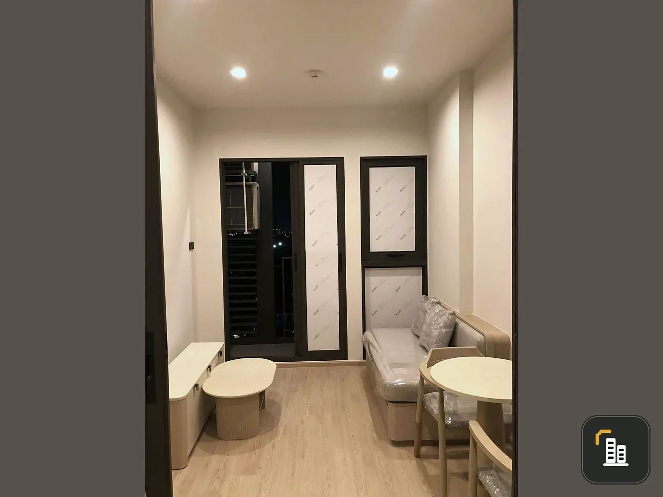 Condo for sale Reference Sathorn-Wongwian Yai, spacious room, comfortable living, comes with complete facilities, book now before you miss out++
