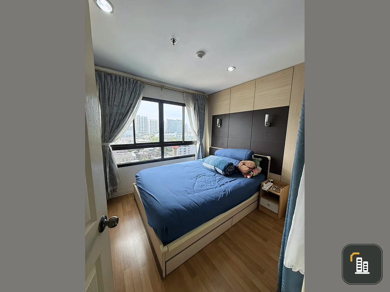 For sale, for rent Lumpini Place Ratchada-Thapra, spacious room, lots of usable space, comes with complete furniture, hurry and book now!