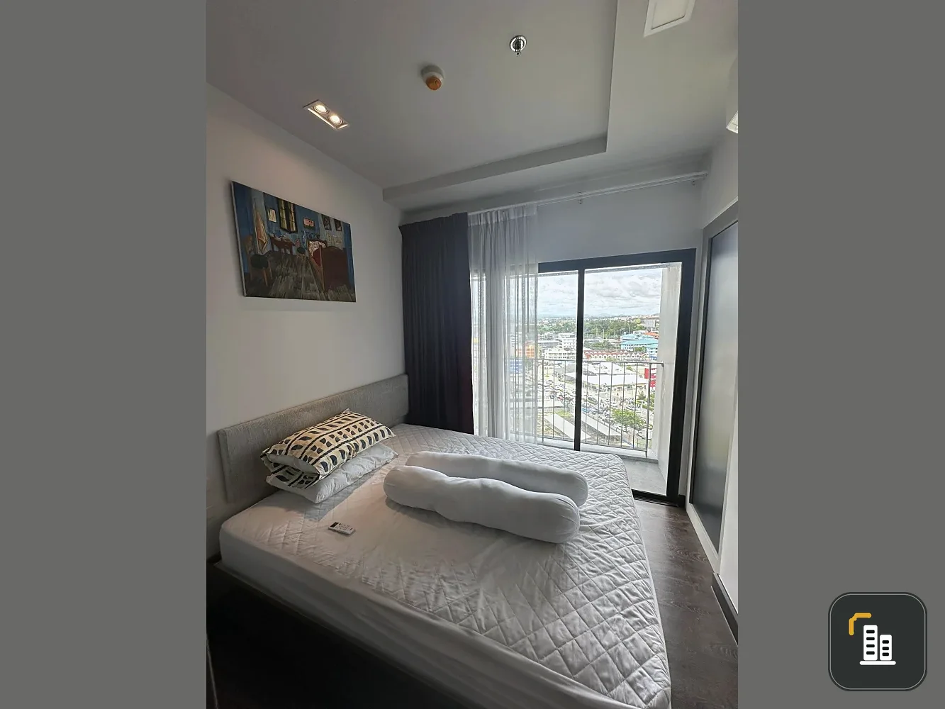 For rent Pattaya Posh, a nice room, comes with complete furniture and appliances, with a city view. If it's this good, what are you waiting for?