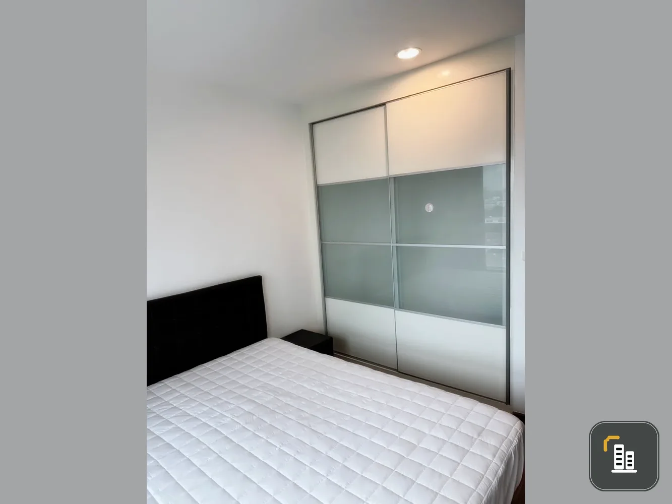 Urgent sale!! Diamond Sukhumvit condo, 15th floor, city view, beautiful room, newly renovated, newly painted, ready to move in, don't miss out!!