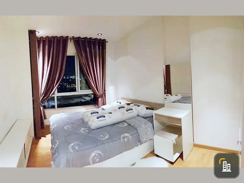 For rent, The President Sathorn - Ratchaphruek, 3 rooms, simple decoration. Pool view, good atmosphere, fully furnished.