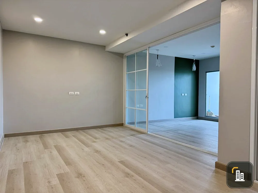 For sale: Supalai Park Srinakarin, spacious room, lots of usable space, good location, great facilities, hurry and book now!