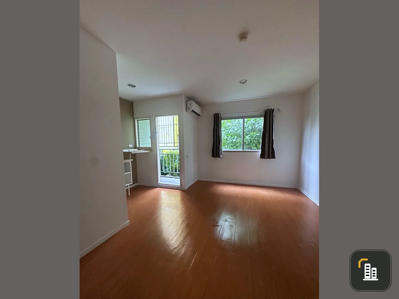 Urgent sale!! Lumpini Township Condo, Rangsit, Khlong 1, 1st floor, Building E3, empty room, ready to move in, hurry up and book now, don't miss out!!