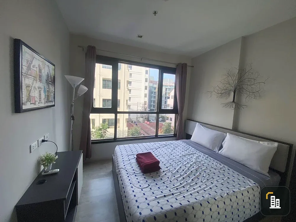 For sale: The Base Central Pattaya, spacious and comfortable room, fully furnished + electrical appliances included. Reserve now before you miss out!!