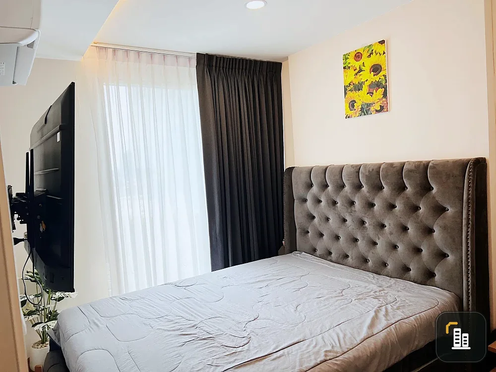 For rent IKON Sukhumvit 77, 8th floor, corner room, fully furnished, good quality, hurry and book now.