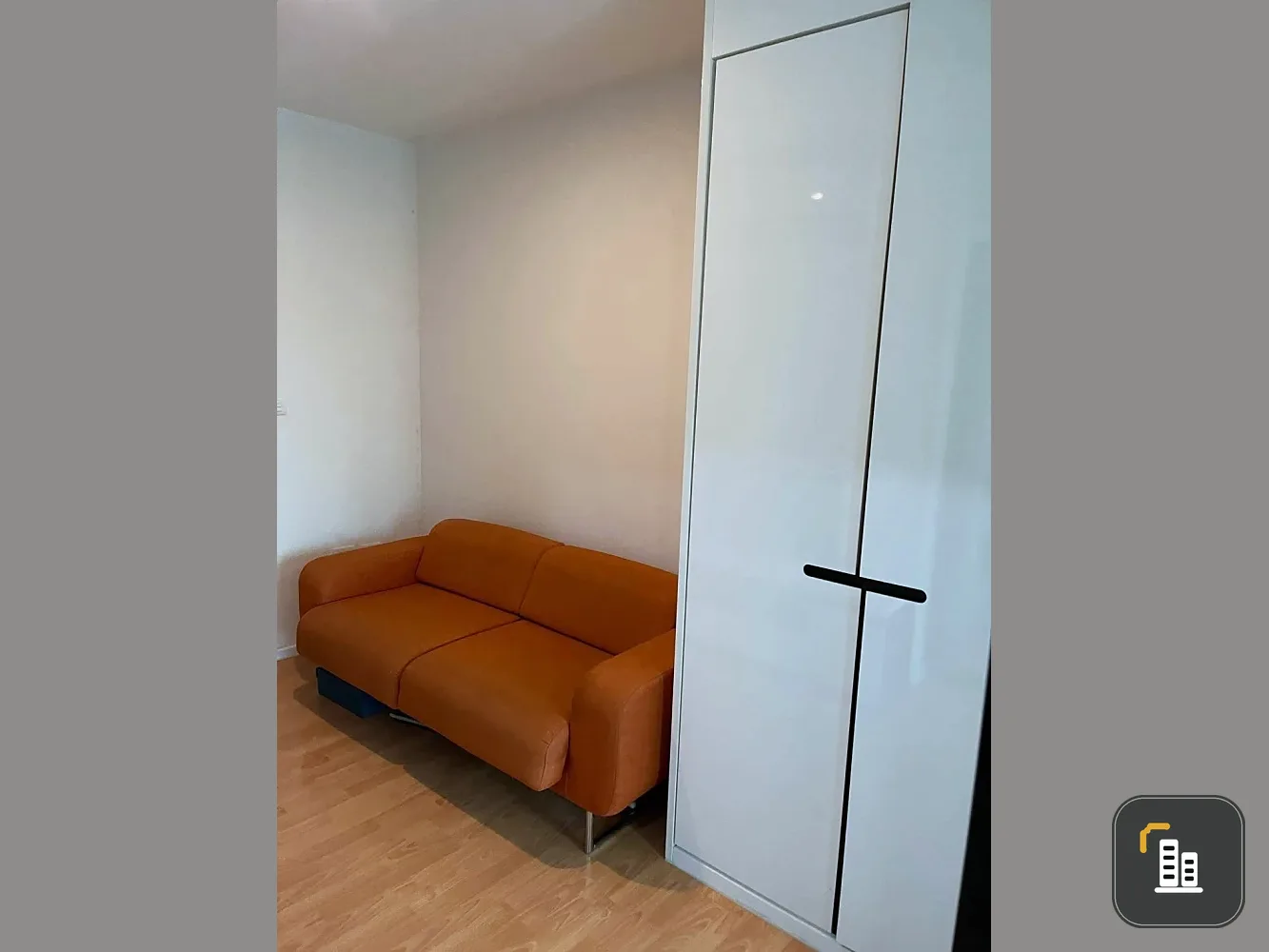 For sale: Dee Mura Ratchayothin, size 25 sq m, 8th floor, furnished room, ready to move in, complete with electrical appliances. Hurry and reserve now