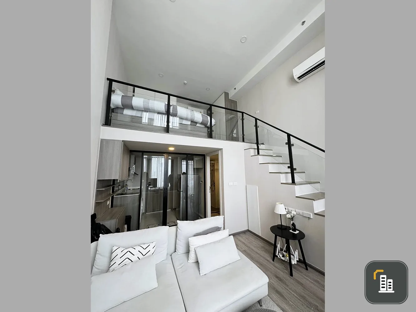 For rent: Knightsbridge Kaset Society, high ceiling room, airy, lots of usable space, complete facilities, hurry and book now!
