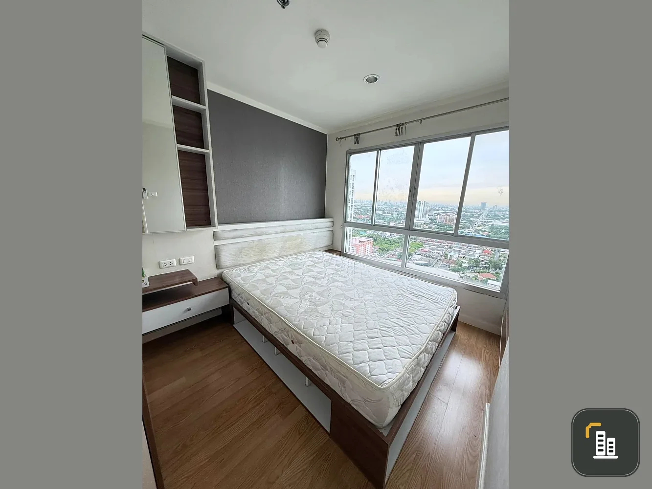 For sale: Lumpini Ville Chaengwatthana Pakkret, a lovely room, fully furnished, with a view of the Chao Phraya River bend. Hurry and reserve now!