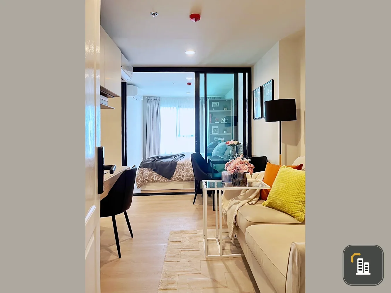 For rent: Terra Residence, 15th floor, beautiful room, fully furnished, comfortable to live in. If interested, hurry and book now. Don't miss out.