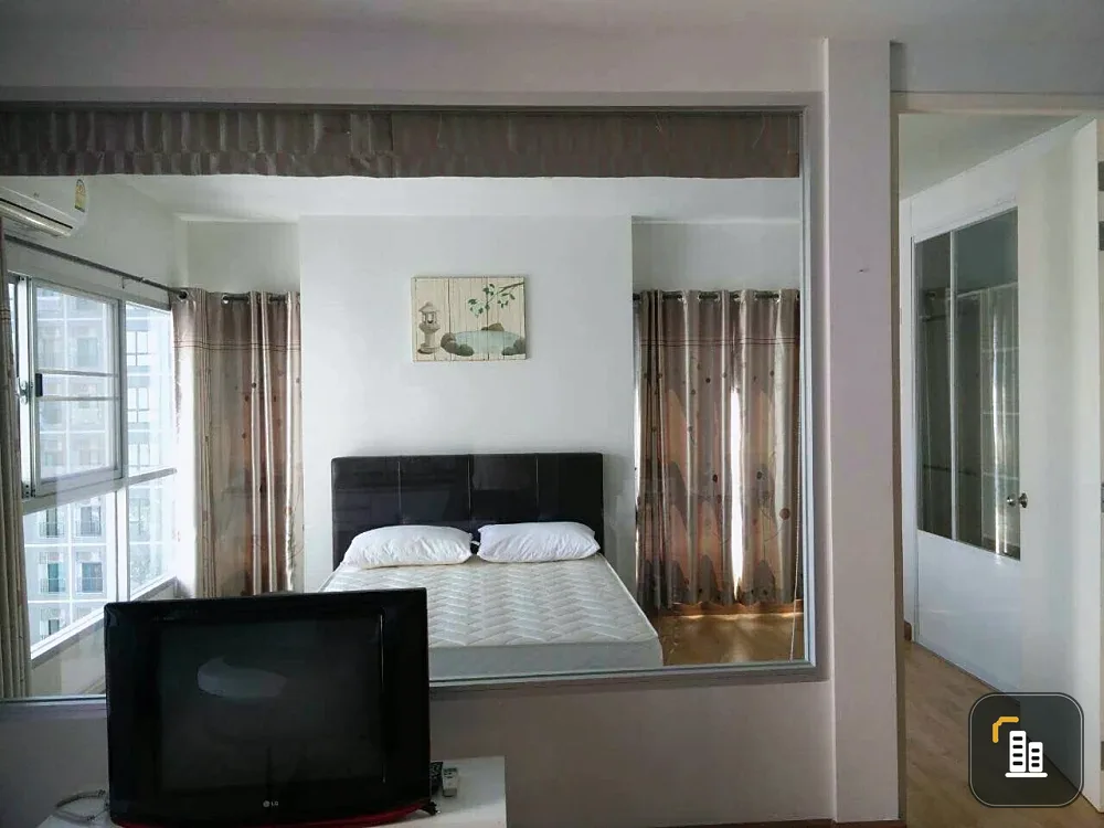 For sale: The Parkland Taksin-Thapra, corner room, not crowded, lots of usable space, complete facilities, hurry and book now!