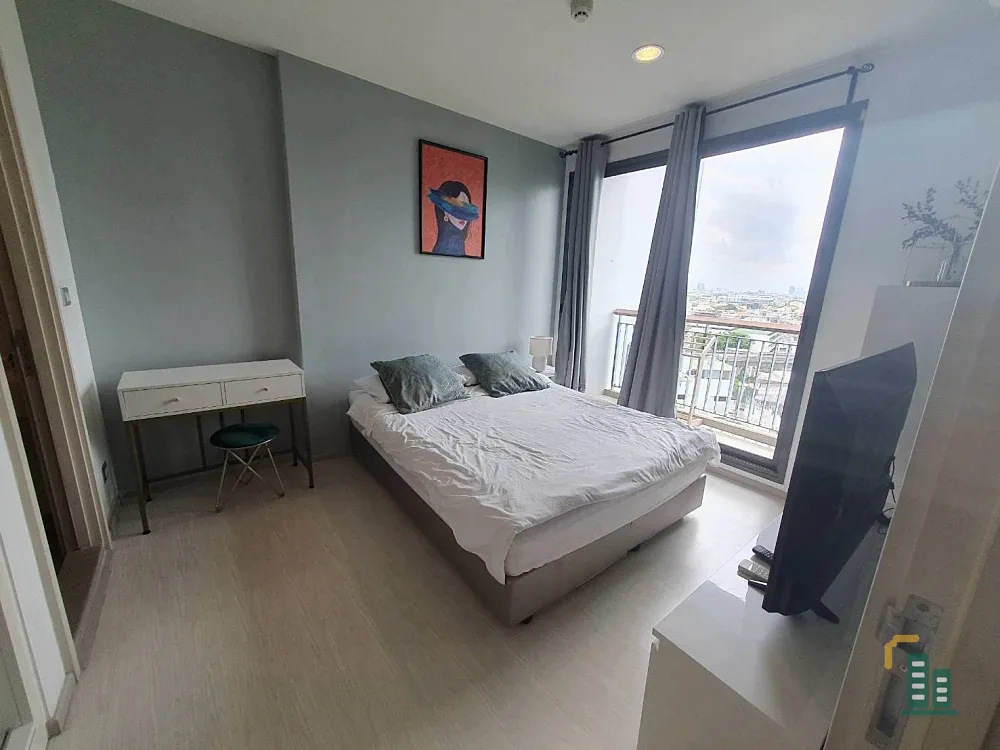 For rent: Rhythm Sukhumvit 42, a nice room with complete facilities. Come and reserve before you miss your chance.