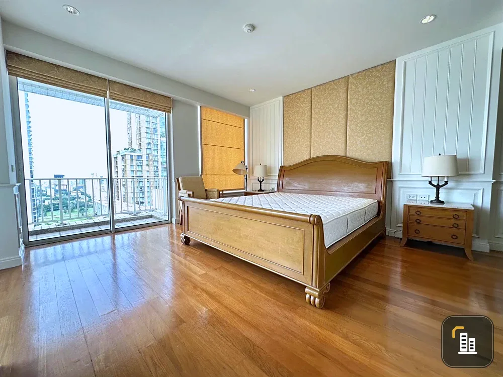 For sale: Lang Suan Ville, 2 bedrooms, 2 bathrooms, located on the 31st floor, with balcony, fully furnished. You will regret it if you miss it.