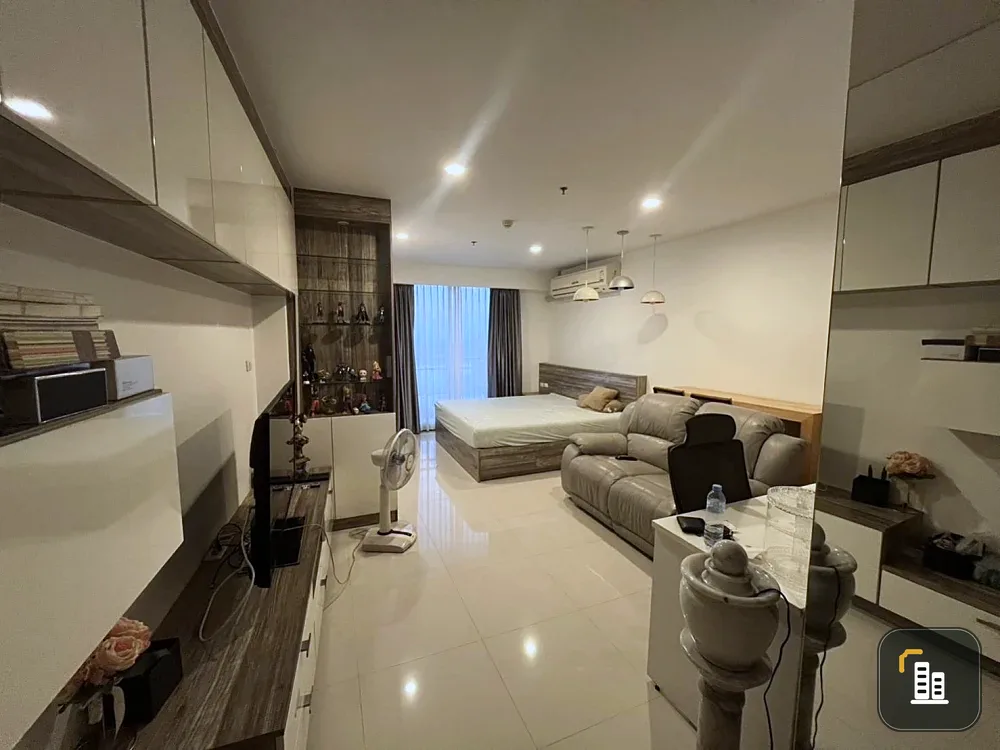 Urgent sale, Supalai Prima Riva condo, Chao Phraya River view, with balcony, built-in furniture in the whole room, buy now