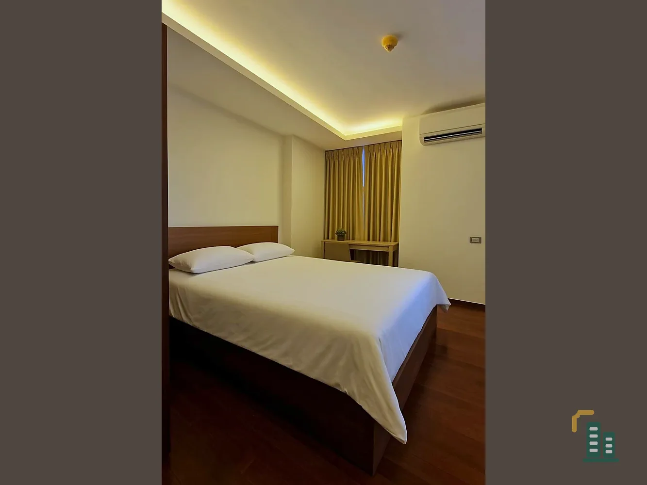 For rent: The Address Sukhumvit 61, stylishly decorated room, lots of usable space, good location, just bring your bags and move in.