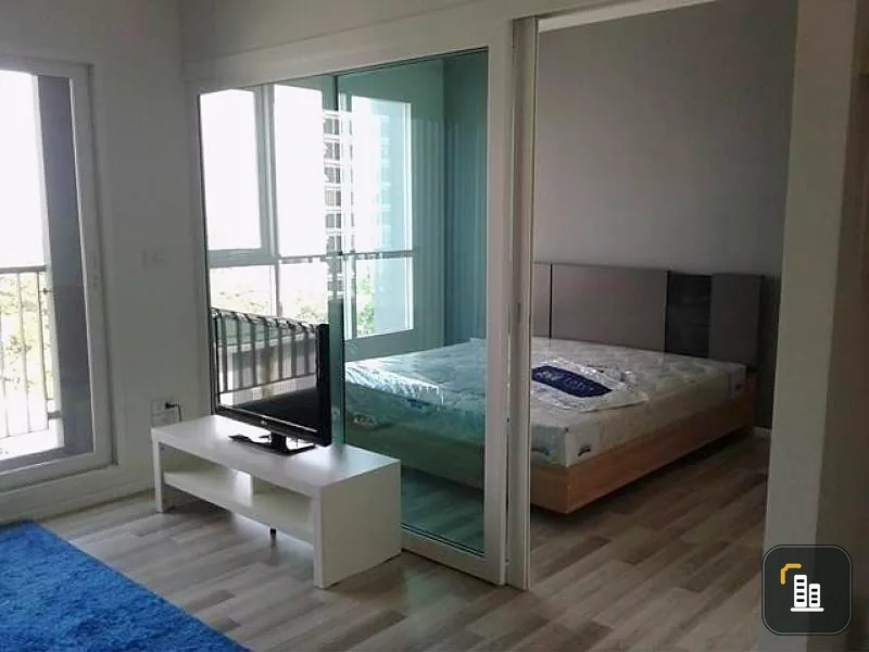 The Key Wutthakat for sale. The view behind the room is open and airy. The room location is very private. Everything is complete. Book quickly.