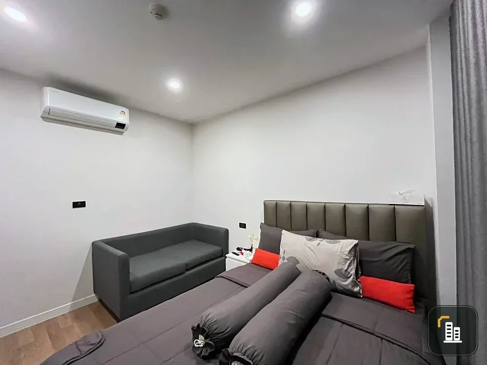 Groove Ratchada-Rama 9 for sale, corner room with privacy, lots of usable space, comes with complete facilities, don't miss it.