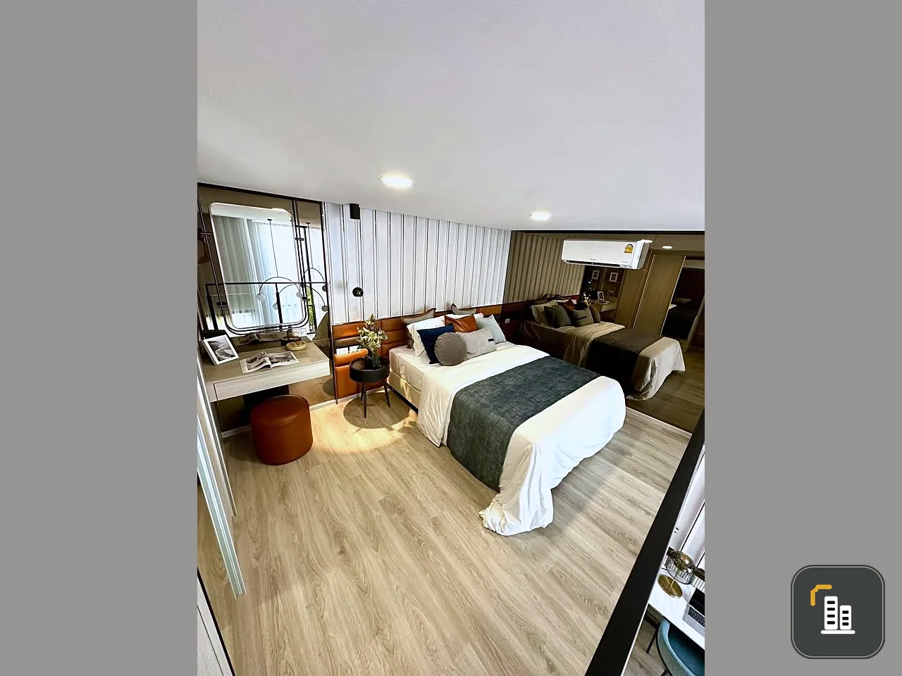 Selling down payment for The Origin Pinklao, a pet-friendly condo, located on a high floor, an empty room, decorated in the style you like.